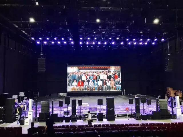深夜激情网設備在舞台演出中的運用